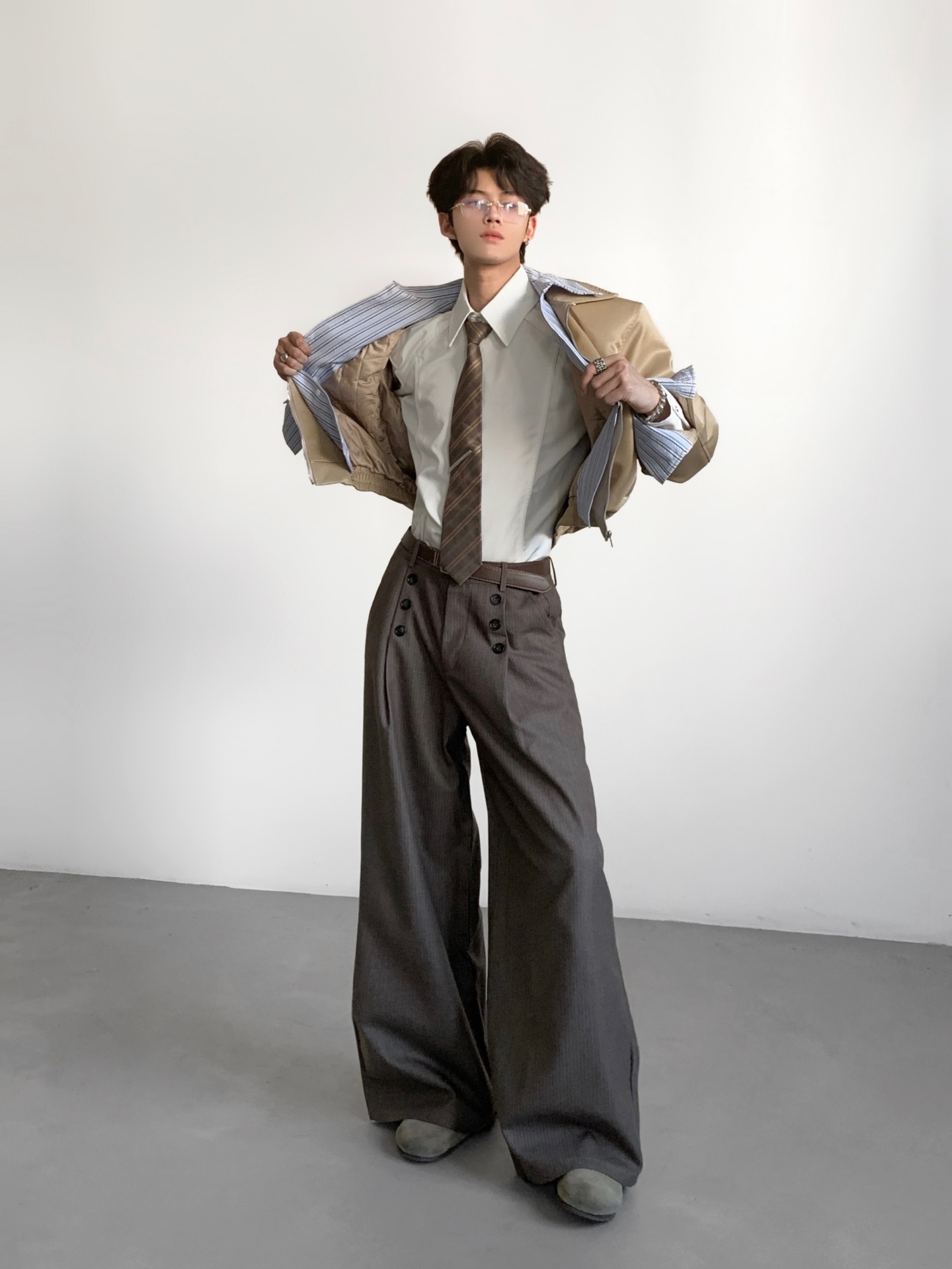 Tailored Trouser Wide - กางเกงสูทลำลองลายทางสำหรับผู้ชายจาก Ace Tailors ทรงหลวม ขากว้าง ทรงเอ
